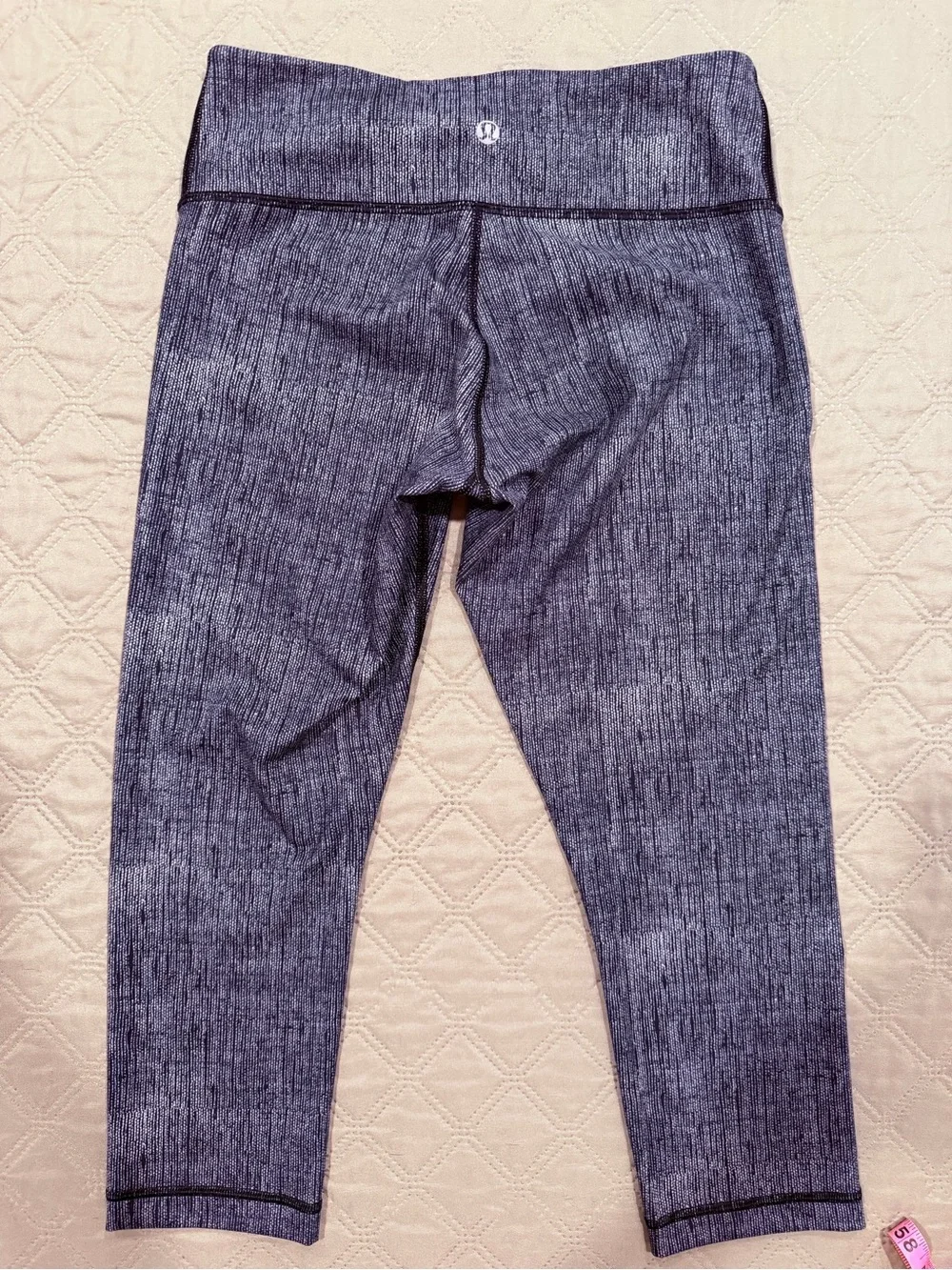 lululemon black and white space-dye leggings Crop.